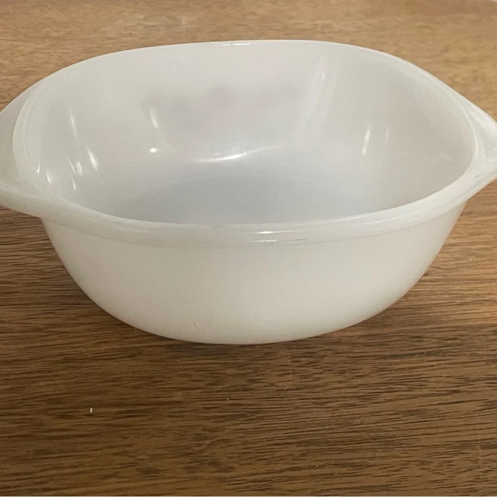 Vintage Pyr-O-Rey 8 Inch Casserole Baking Dish By Vitrocrisa Milk Glass Flowers